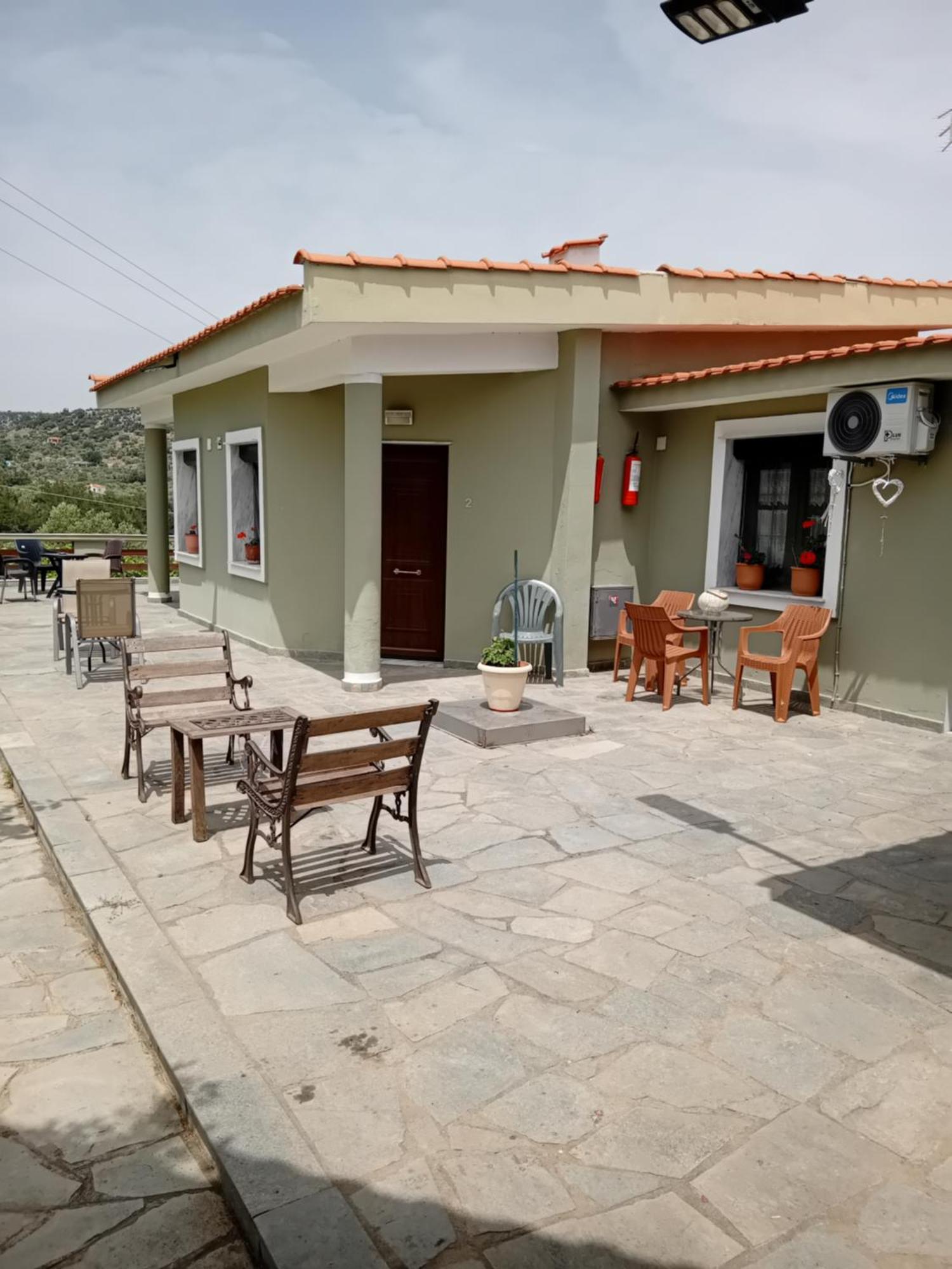 Giola Aparments And Studios 2 Astris Exterior photo